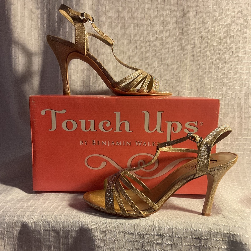 Gold formal shoes